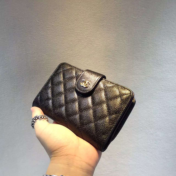 2016最新作 Chanel シャネルスーパーコピー マトラッセライン ラムスキン 二つ折財布  A486089