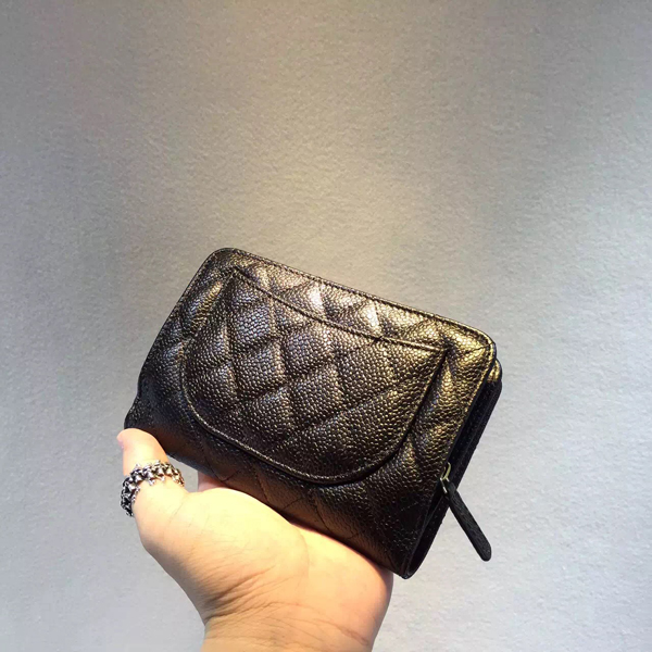 2016最新作 Chanel シャネルスーパーコピー マトラッセライン ラムスキン 二つ折財布  A486089