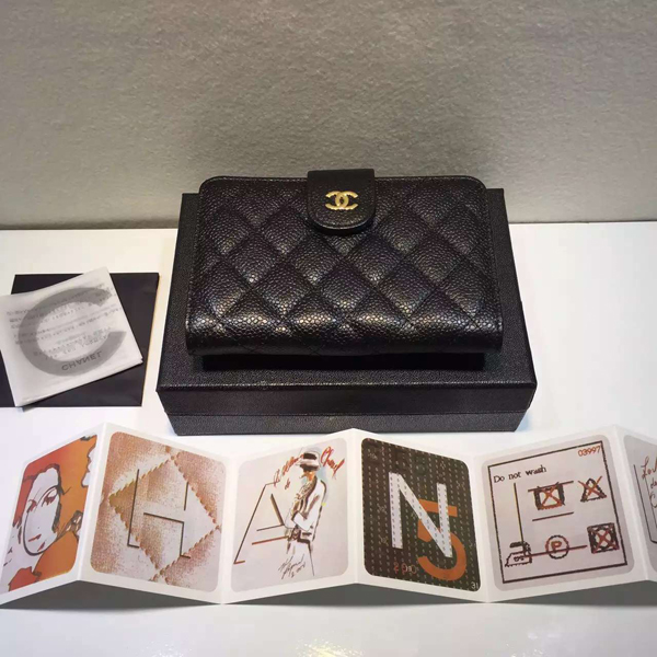 2016最新作 Chanel シャネルスーパーコピー マトラッセライン ラムスキン 二つ折財布  A486089