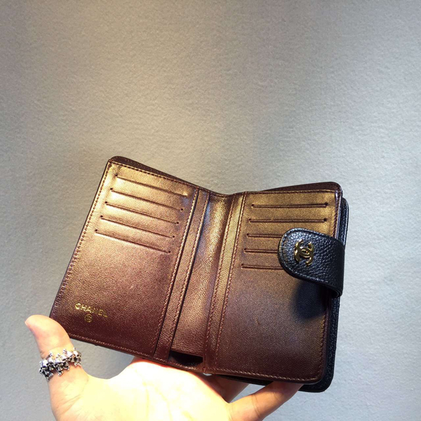 2016最新作 Chanel シャネルスーパーコピー マトラッセライン ラムスキン 二つ折財布  A486089