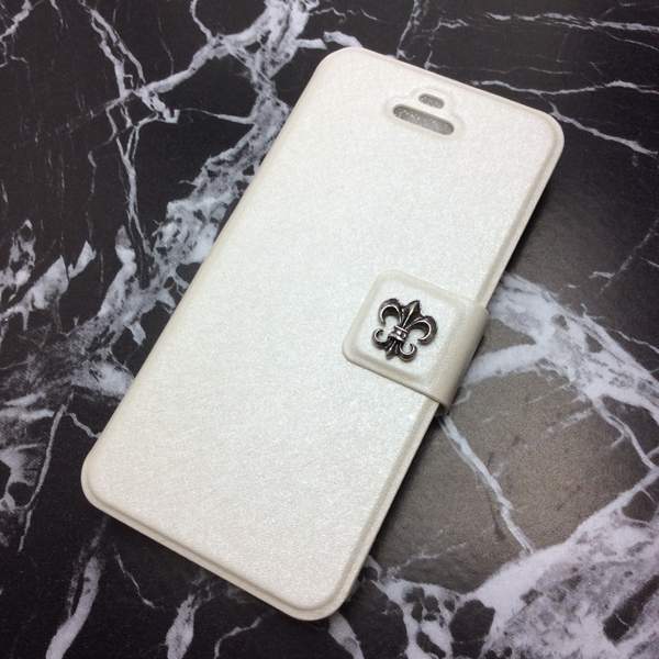クロムハーツ財布スーパーコピー★iPhones★アンティーク調 百合の紋章 手帳型 シルキーレザー