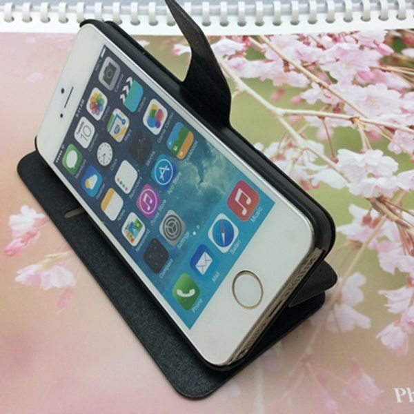 クロムハーツ財布スーパーコピー★iPhones★アンティーク調 百合の紋章 手帳型 シルキーレザー