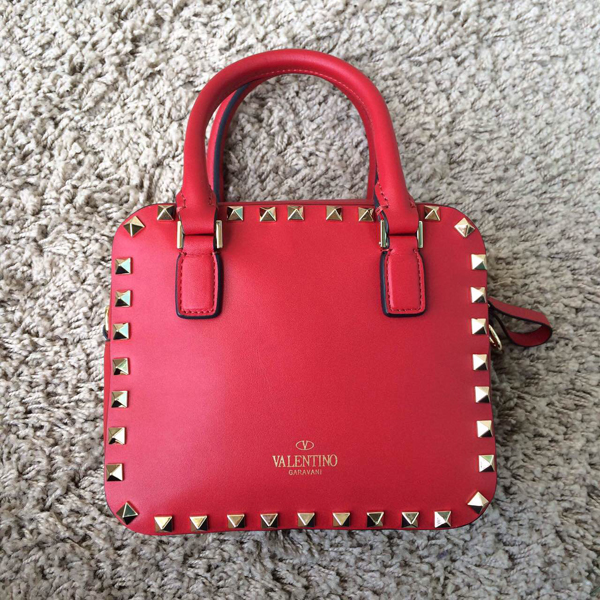 2015-16年秋冬 Valentino ヴァレンティノスーパーコピー ロックスタッズショルダーバッグ