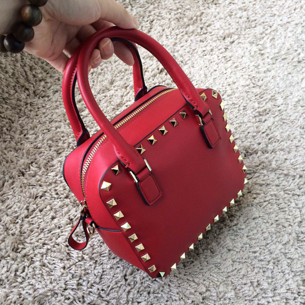 2015-16年秋冬 Valentino ヴァレンティノスーパーコピー ロックスタッズショルダーバッグ