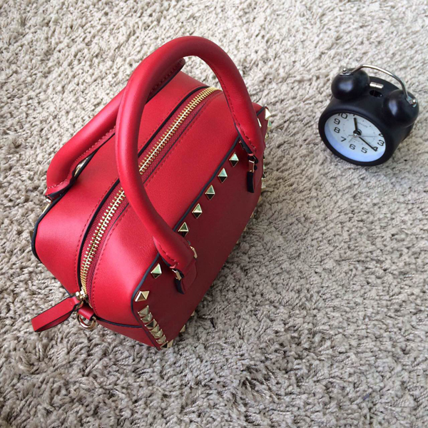 2015-16年秋冬 Valentino ヴァレンティノスーパーコピー ロックスタッズショルダーバッグ