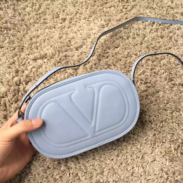 2016SS★Valentino ヴァレンティノスーパーコピークロスボディバッグ Light Blue 人気復刻モデル IW2B0844 VIT N54