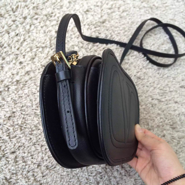 2016SS★Valentino ヴァレンティノスーパーコピークロスボディバッグ Black 人気復刻モデル IW2B0844 VIT N55