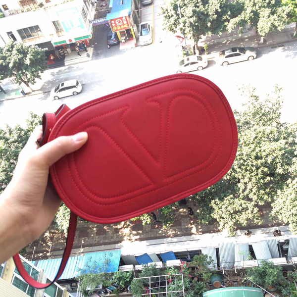 2016SS ★Valentino クロスボディバッグ ヴァレンティノスーパーコピーRed 人気復刻モデルIW2B0844 VIT N50