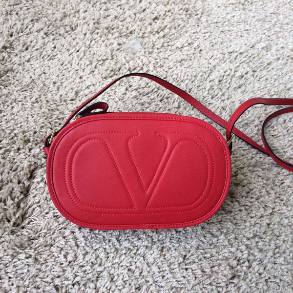 2016SS ★Valentino クロスボディバッグ ヴァレンティノスーパーコピーRed 人気復刻モデルIW2B0844 VIT N50