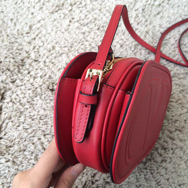 2016SS ★Valentino クロスボディバッグ ヴァレンティノスーパーコピーRed 人気復刻モデルIW2B0844 VIT N50