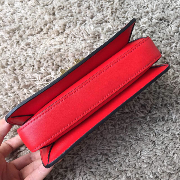 2016AW セレブ愛用者多数☆Valentino ヴァレンティノスーパーコピー☆ L'Amour Leather Shoulder Bag
