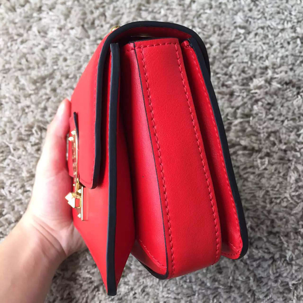 2016AW セレブ愛用者多数☆Valentino ヴァレンティノスーパーコピー☆ L'Amour Leather Shoulder Bag
