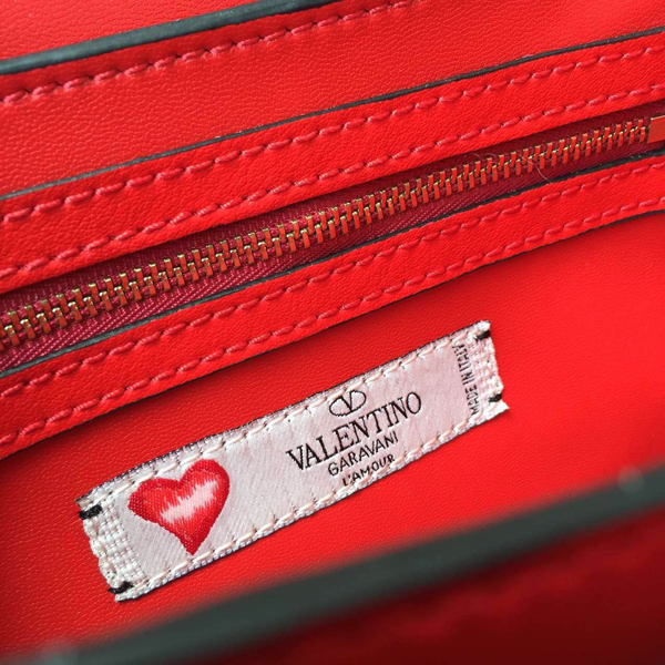 2016AW セレブ愛用者多数☆Valentino ヴァレンティノスーパーコピー☆ L'Amour Leather Shoulder Bag
