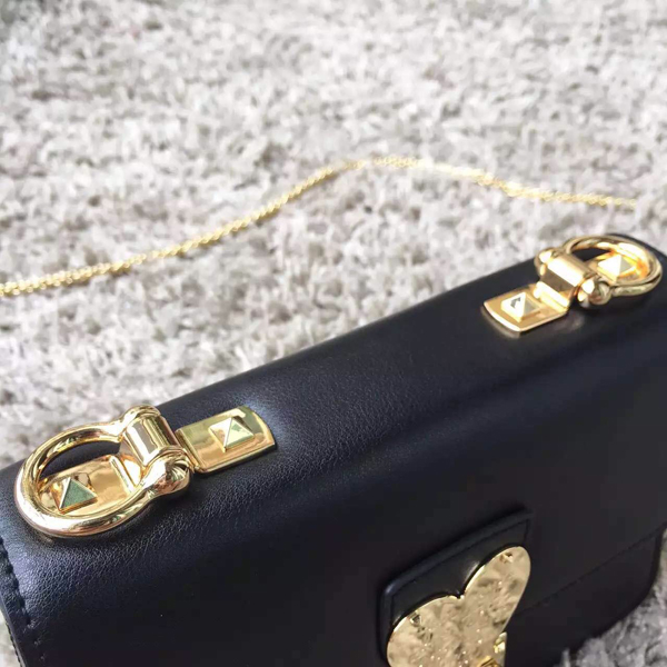 2016AW セレブ愛用者多数☆Valentino ヴァレンティノスーパーコピー☆ Black L'Amour Leather 
Shoulder Bag