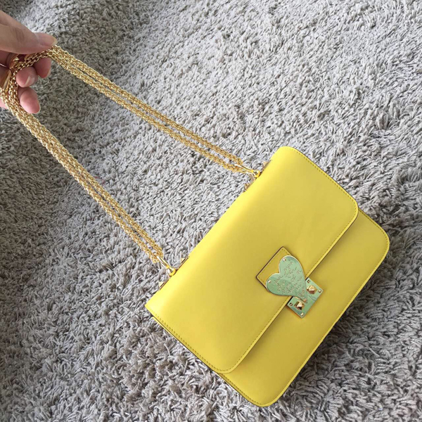 2016SS セレブ愛用者多数☆Valentino ヴァレンティノスーパーコピー☆ Yellow L'Amour Leather Shoulder Bag