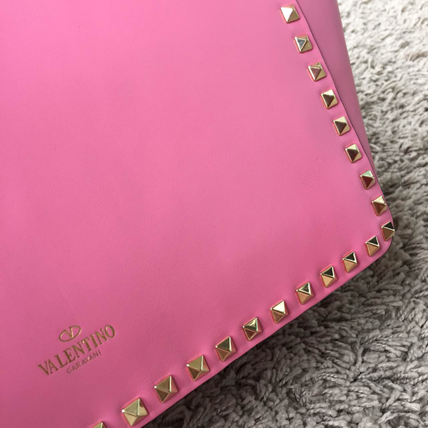 2016AW ★紗栄子さん愛用サイズ★Valentino ヴァレンティノスーパーコピー トラペーゼ MINI