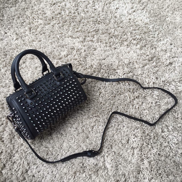 15-16SS Christian Louboutin クリスチャン ルブタンコピーたエレガントキュート Panettone Degradeスパイクバッグ