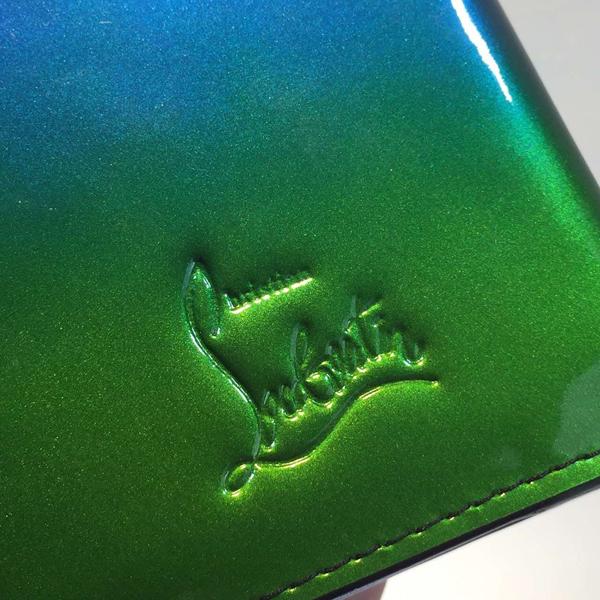 2016年春夏新作 セレブ モデル愛用クリスチャン ルブタンコピー Christian Louboutin ☆Paros Spikes Wallet Ocean Amazon Patent☆メンズウォレット 財布 3155052M285