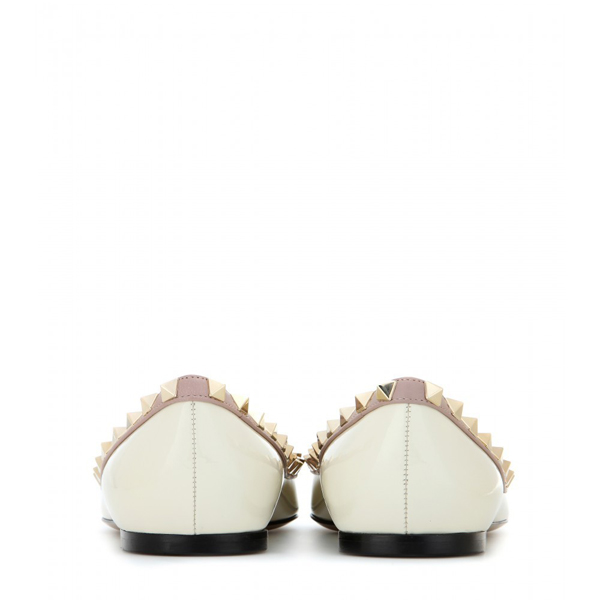 2016新作 Valentino ヴァレンティノスーパーコピー今度こそget！パテントアイボリーRockバレリーナ