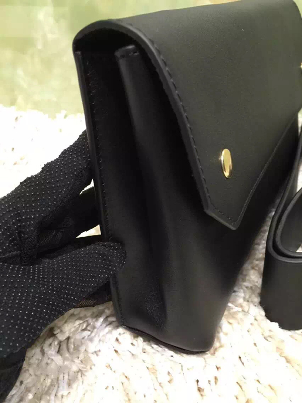 2016秋冬新着 CELINE セリーヌ コピー Bumbag Natural Calfskin クラッチバッグ Black★CELINE セリーヌ コピー
