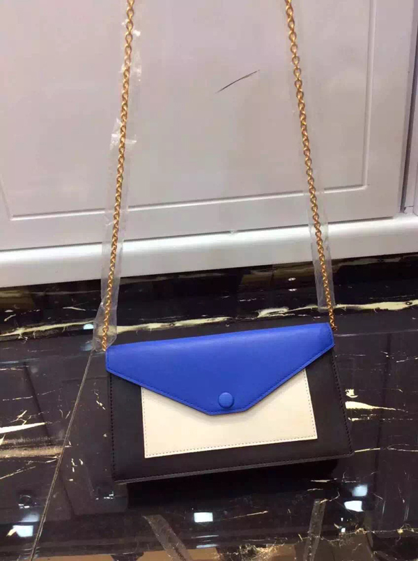2016秋冬【CELINE セリーヌ コピー】チェーン POCKET WALLET 105213XAB.07AN