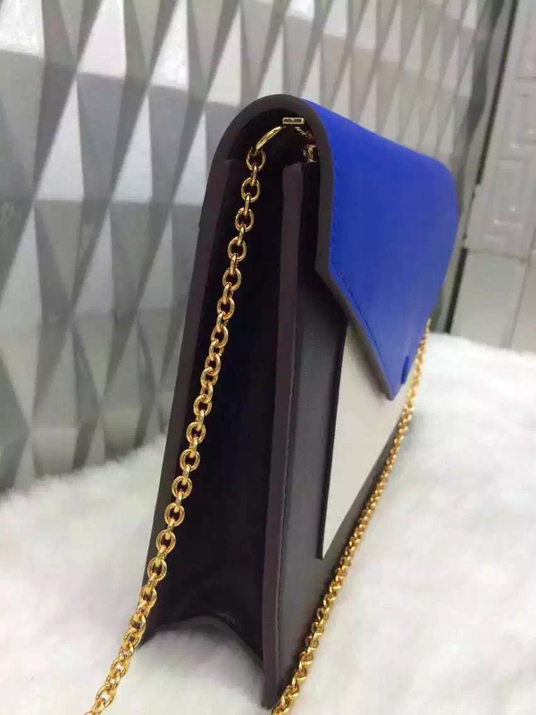 2016秋冬【CELINE セリーヌ コピー】チェーン POCKET WALLET 105213XAB.07AN