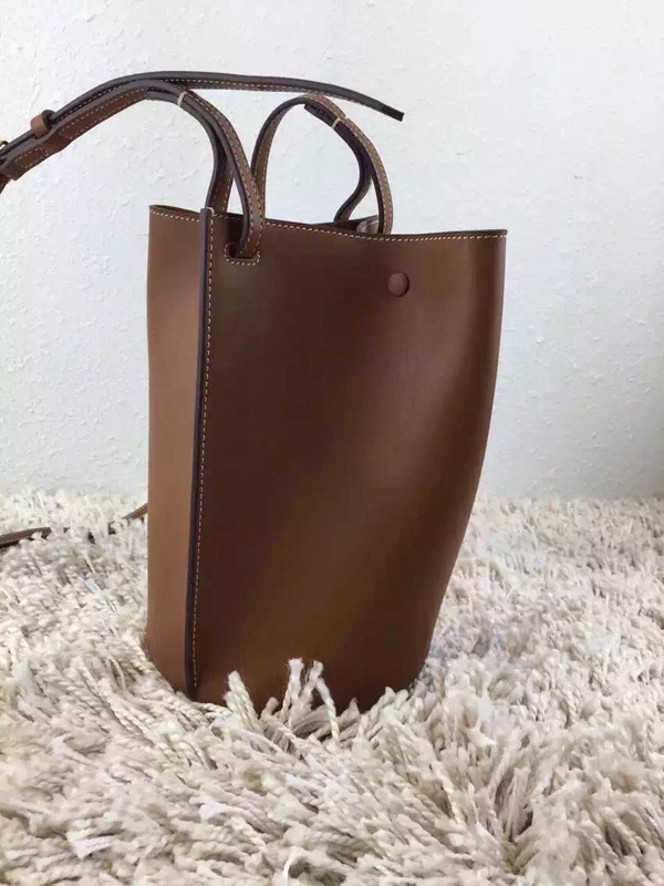 新着秋冬CELINE セリーヌ コピー☆ピンチドバッグ  ☆ナチュラルカーフ 176743A49.29BK