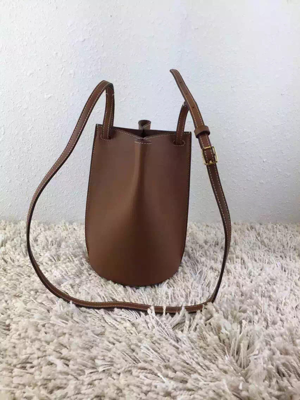 新着秋冬CELINE セリーヌ コピー☆ピンチドバッグ  ☆ナチュラルカーフ 176743A49.29BK