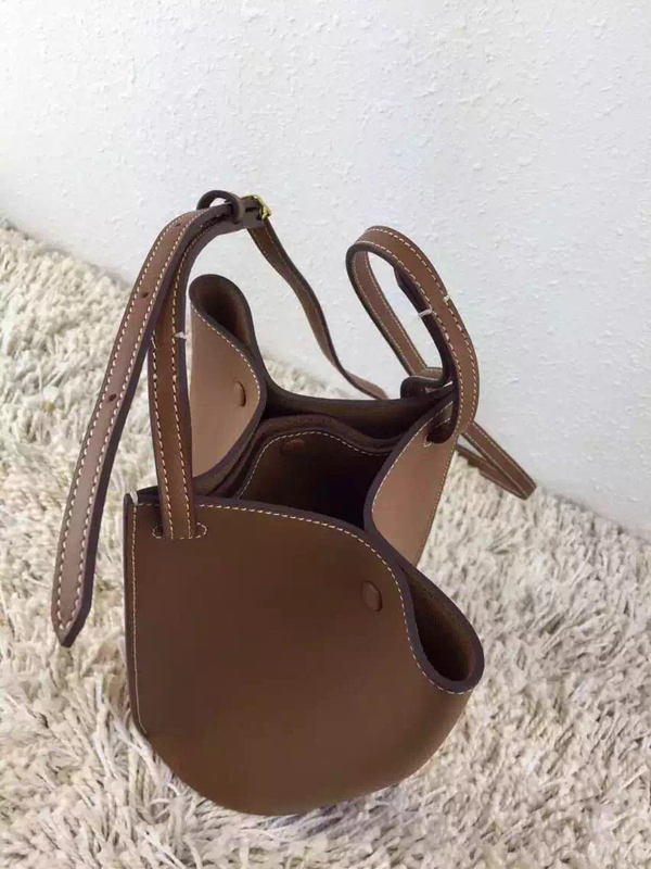 新着秋冬CELINE セリーヌ コピー☆ピンチドバッグ  ☆ナチュラルカーフ 176743A49.29BK