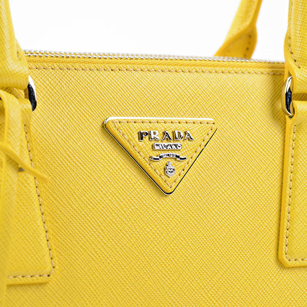 2016z新作【PRADA プラダスーパーコピー SAFFIANO LUX　サフィアーノラックス　レディース2wayトートバッグ　ハンドバッグ イエロー 1BA863_NZV_DLC】