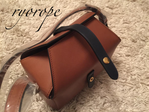 2016SSNEW セリーヌスーパーコピー ★希少！ローラ愛用★ CELINE【BOX ON STRAP】TAN