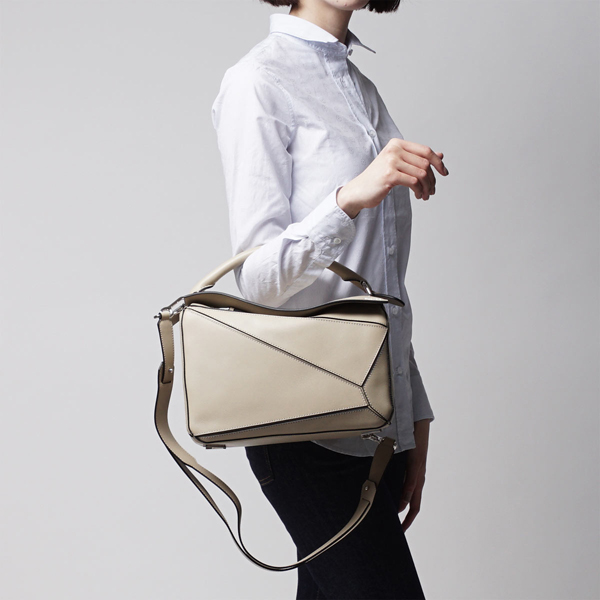 2016新色 【LOEWE】★大人気★ロエベバッグスーパーコピーセレブも愛用☆ハンドバッグ(2WAY仕様)