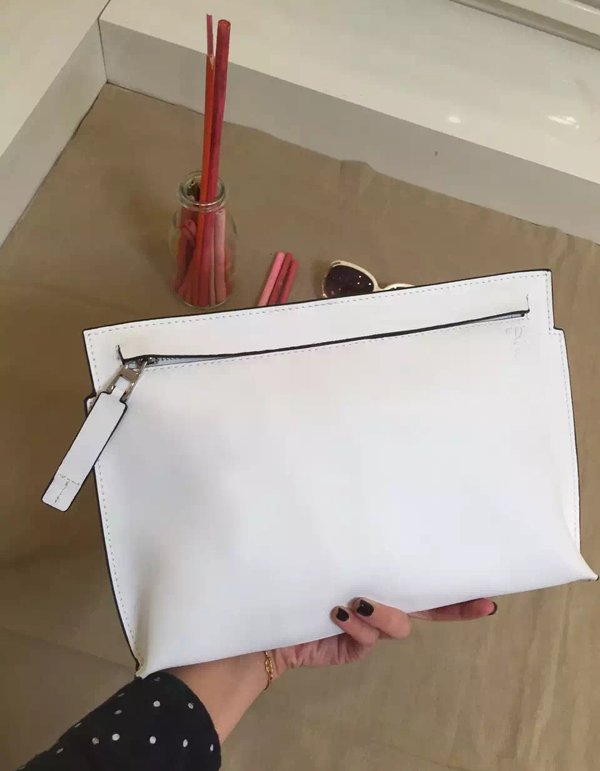 2016秋冬【LOEWE】ロエベスーパーコピー Large Pouch 男女兼用クラッチバッグ 白 109.54.K05