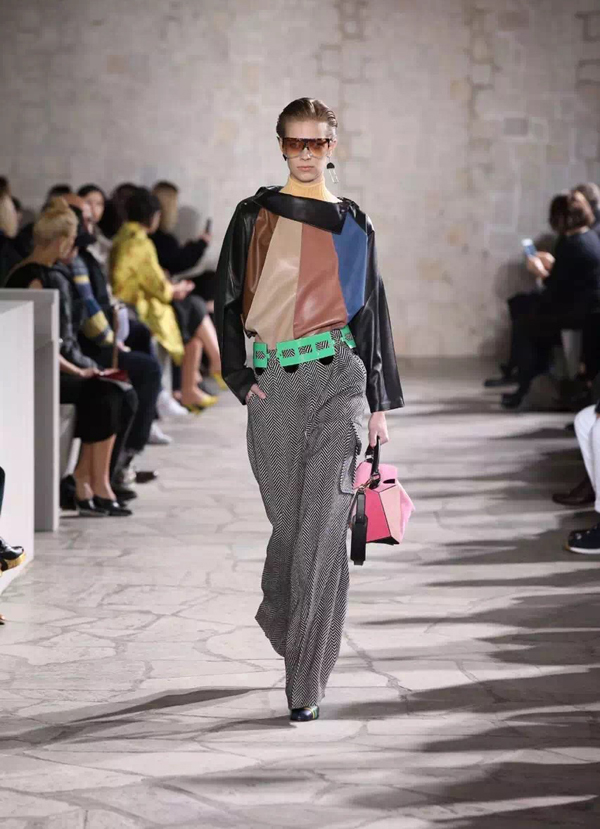 2016春夏新作 ロエベスーパーコピー 15-16AW LOEWE パズルスエードショルダーバッグ 32261BNK74