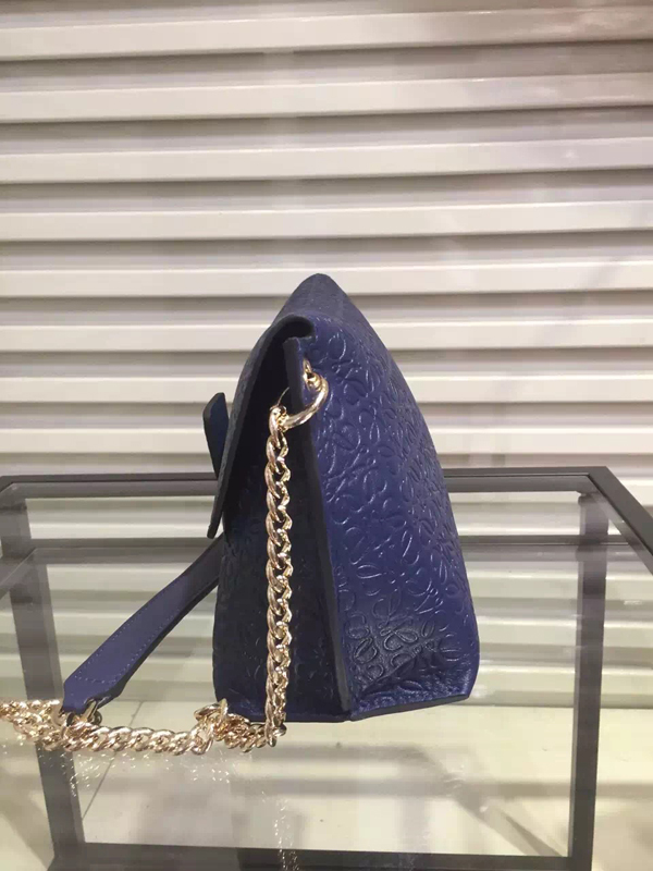 2016春夏新作 LOEWE ロエベスーパーコピー Avenue*エングレーブ加工ショルダーバッグ* 310.89.N49