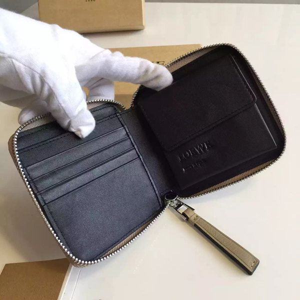 2016新作 LOEWE ロエベスーパーコピー ラウンド折り財布 122 89 M88 2630 PUZZLE 色STONE