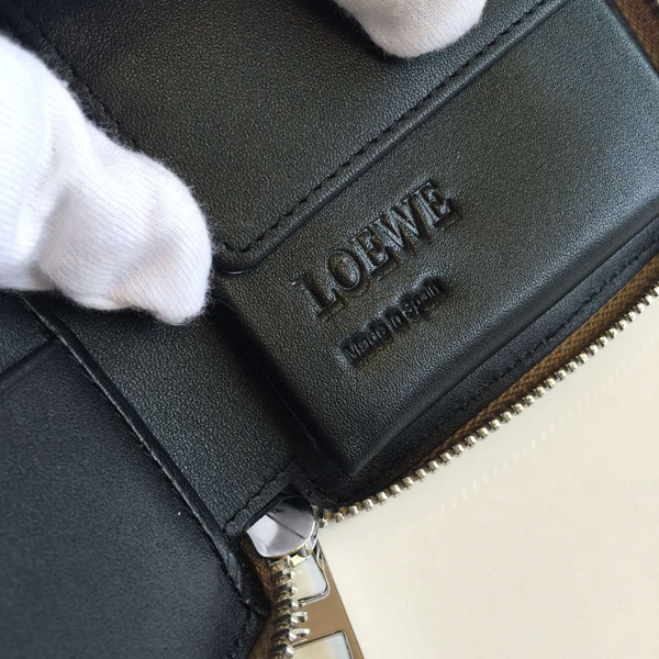 2016新作 LOEWE ロエベスーパーコピー ラウンド折り財布 122 89 M88 2630 PUZZLE 色STONE