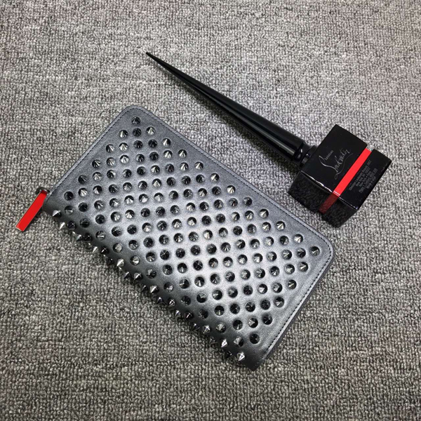 2016-17AW クリスチャン ルブタン コピー Christian Louboutin☆大人気*Panettone スタッズ Spikes*ラウンド スパイクウォレット 長財布 黒 1165065