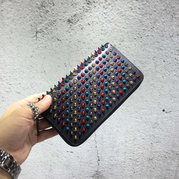 2016New クリスチャン ルブタン コピー Christian Louboutin マルチスパイク長財布 Black 1165045M039