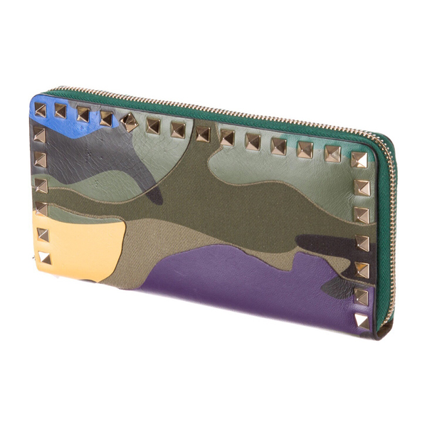 2017新作 ヴァレンティノスーパーコピー 【VALENTINO】VALENTINO ROCKSTUD CAMOFLAUGE WALLET 財布