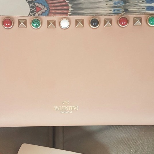 2017新作 VALENTINO ヴァレンティノスーパーコピー 全込み rolling ロックスタッズ　財布