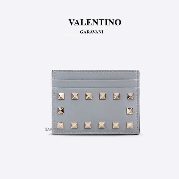 ●VALENTINO●2017秋冬新作 ヴァレンティノスーパーコピー ロックスタッズ カードホルダー LW2P0486BOL S71