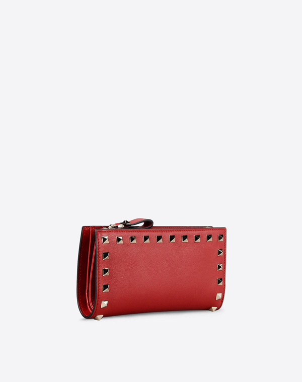 2017新作 ★VALENTINO★ヴァレンティノスーパーコピー オシャレののロックスタッズ長財布 KW2P0301BOL 0RO
