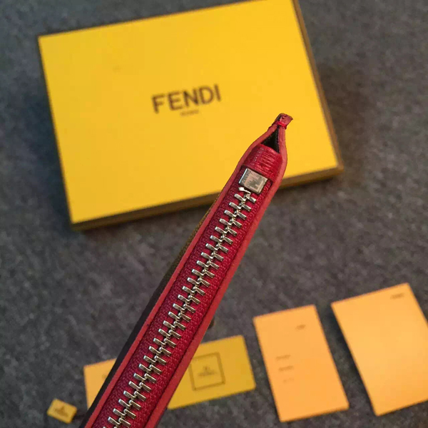 大人気！【フェンディクラッチスーパーコピー FENDI】キュートなモンスター BAGBUGS