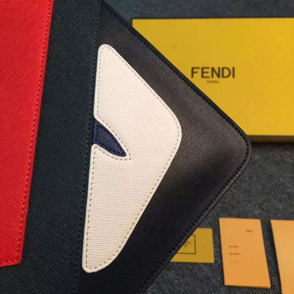 大人気！【フェンディクラッチスーパーコピー FENDI】キュートなモンスターBAGBUGSクラッチ