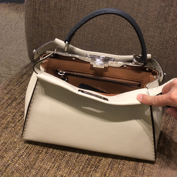 フェンディスーパーコピー FENDI ★人気　SELLERIA PEEKABOO 8BN2903PEF0K14