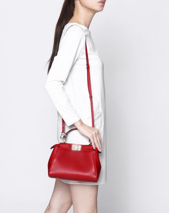 FENDIフェンディスーパーコピー ショルダー付 ハンドバッグ ミニ レッド PEEKABOO フリルピー8BN244 7RK F02T4 