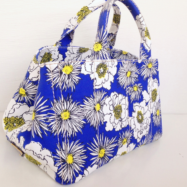 国内即納☆可愛い花柄♪《PRADA》プラダスーパーコピー  CANAPA 2WAY トートバッグ (M)