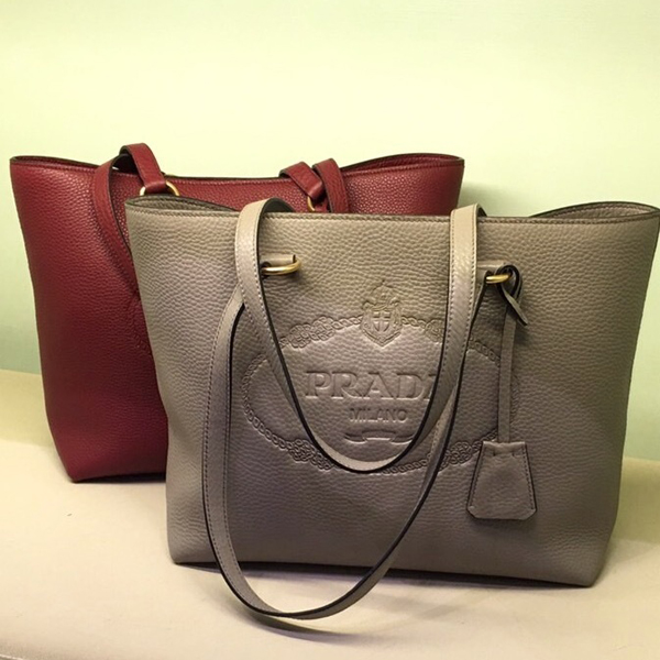 素敵♪♪使える☆《PRADA》プラダスーパーコピー 刻印ロゴVIT.DAINO トート 色々カラー 1BG100 