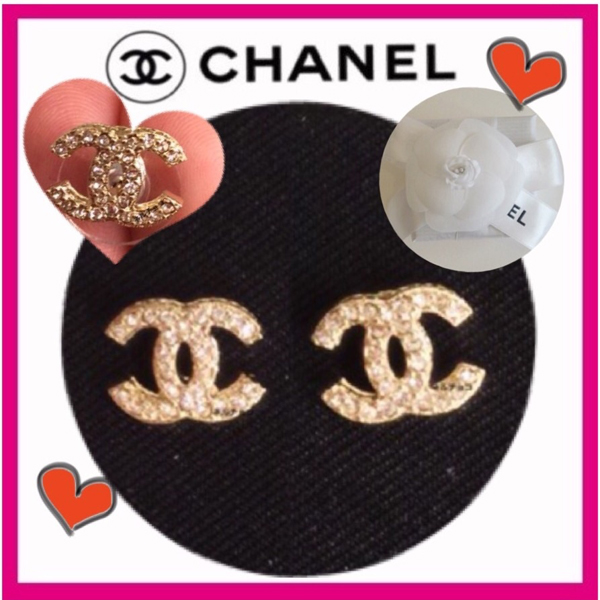 2016新作 《希少小さめでキュート》CHANEL シャネルスーパーコピー ラインストーンCCピアス　ゴールド金具